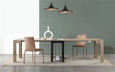 Utdragbart konsolbord av trä